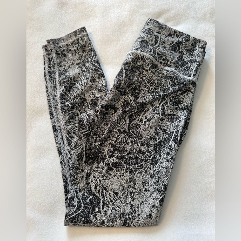 Athleta Elation Graffiti 7/8 Leggings | Fits Like XS | No Size Tag